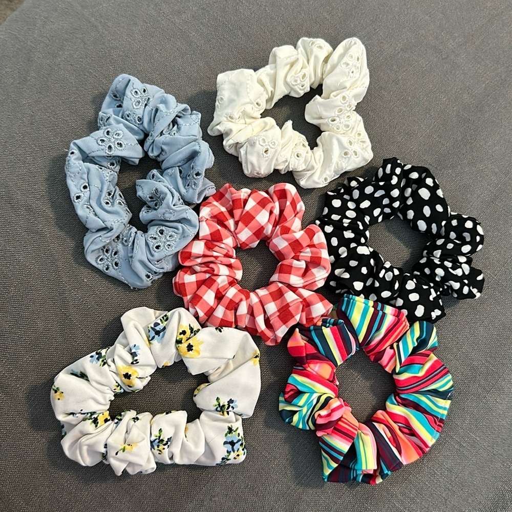 6 Pack of Scrunchies
